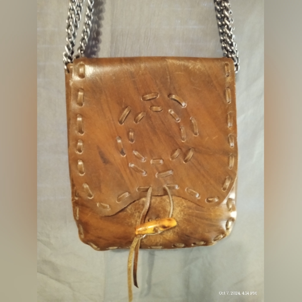 Vintage 1970s hand tooled leather purse with chain strap purse